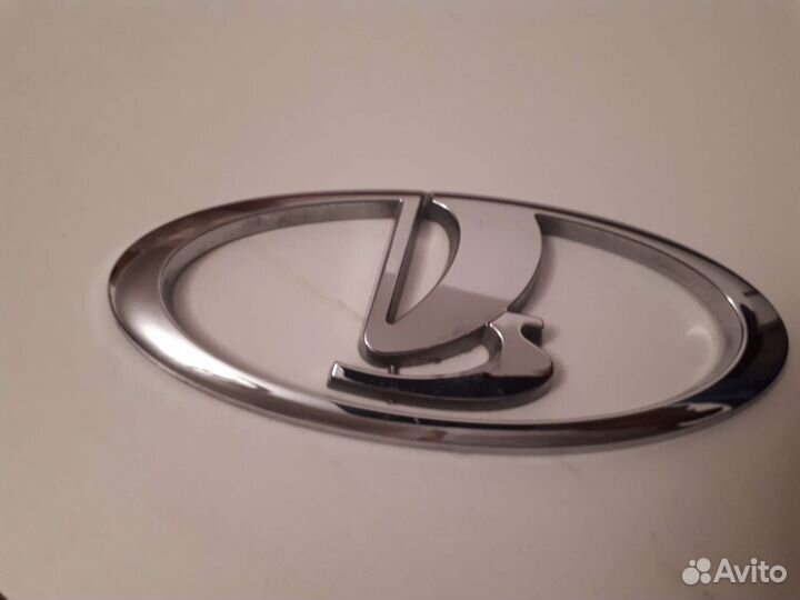 Эмблема Лада