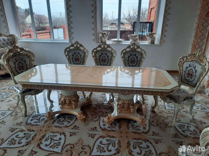 Стол и стулья versace.стол