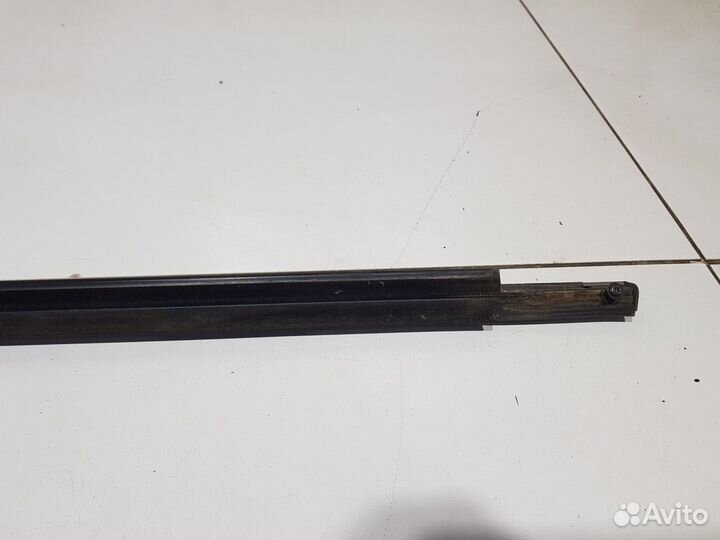 Молдинг двери наружный задний правый