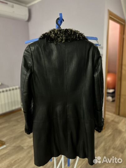 Женское кожаное пальто