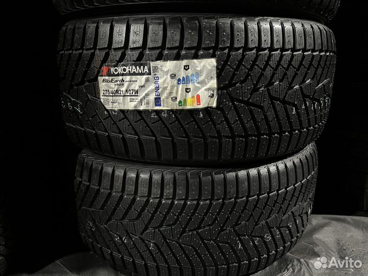 Yokohama BluEarth Winter V905 275/40 R21 и 315/35 R21 110W