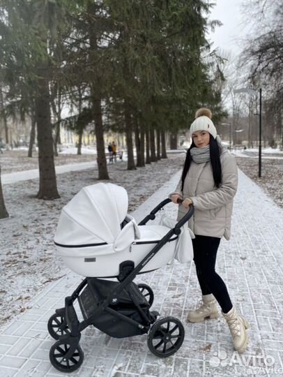 Коляска 3 в 1 Riko Montana 2022 (Кожа White)