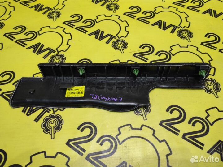 Накладка крышки багажника задняя левая Bmw X5 E70