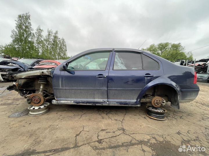 В разборе Volkswagen Bora 1999 2.0 APK МКПП