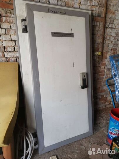 Дверь для морозильной камеры