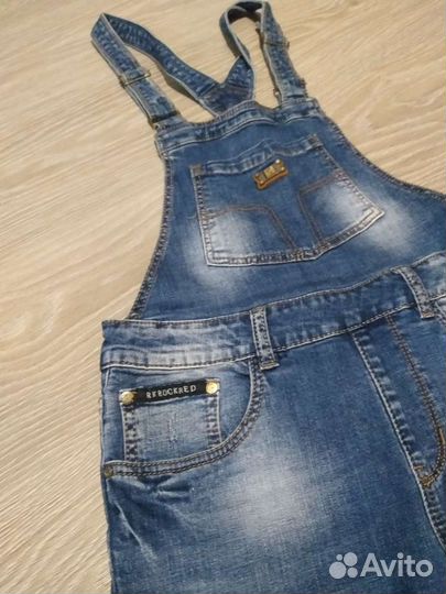 Джинсовый комбинезон