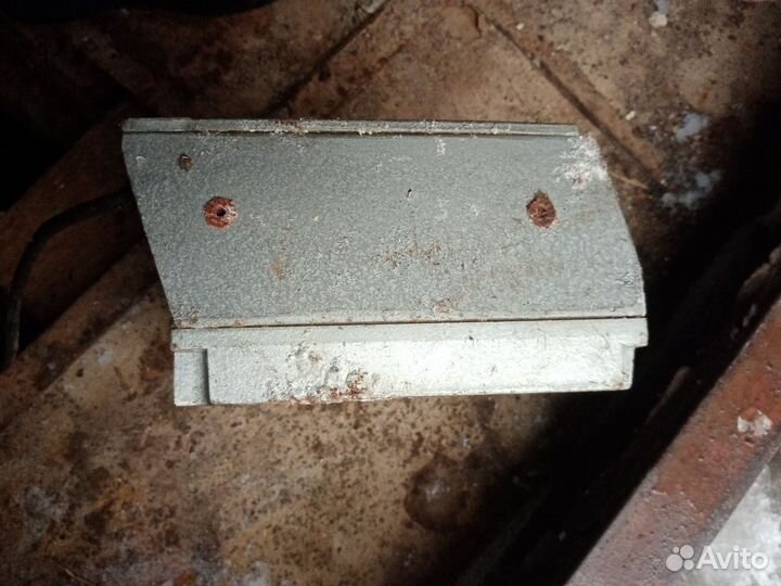 Электронный прибор