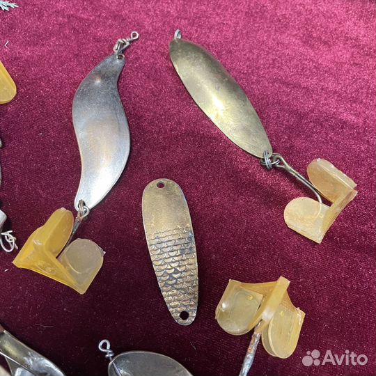 Рыболовные принадлежности снасти блесна крючки