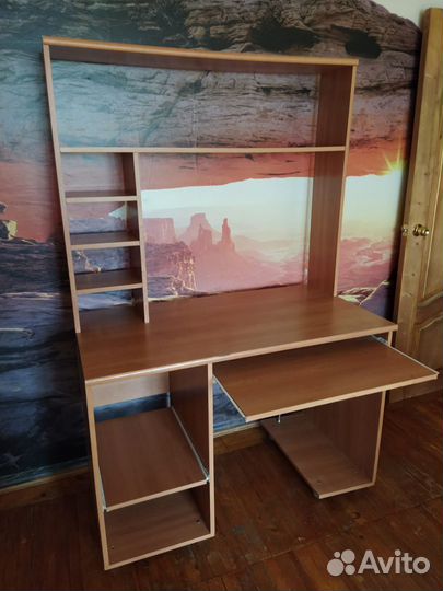 Компьютерный стол