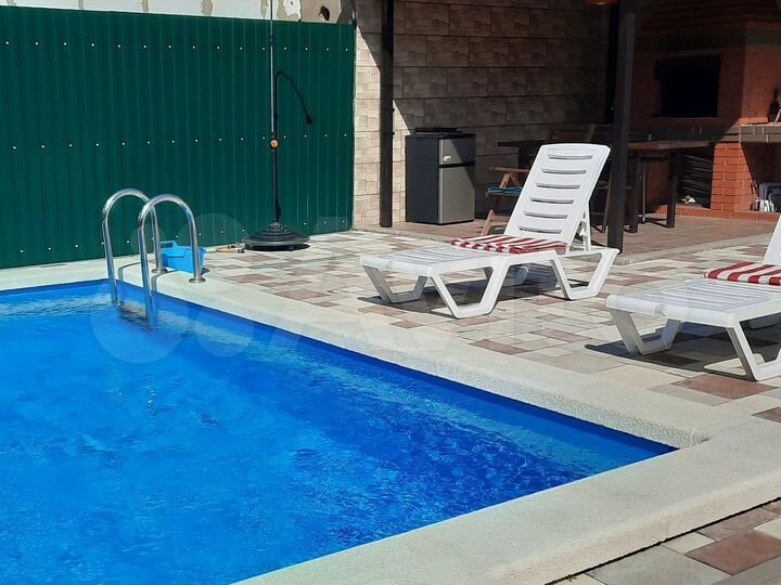 Комната 42 м² в 2-к., 1/1 эт.