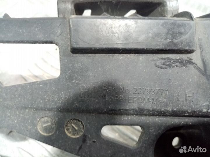 Б/У Кронштейн заднего левого бампера#001