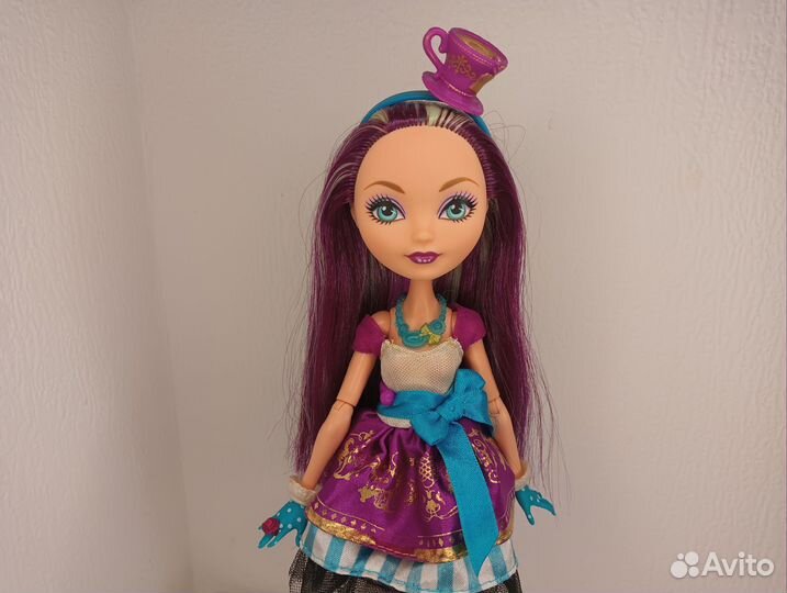 Кукла EAH Ever After High Меделин Хеттер базовая