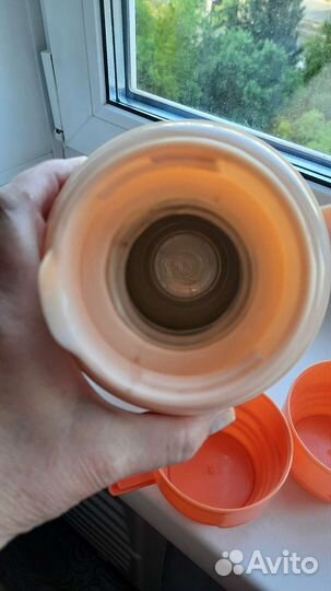 Термос с кружками