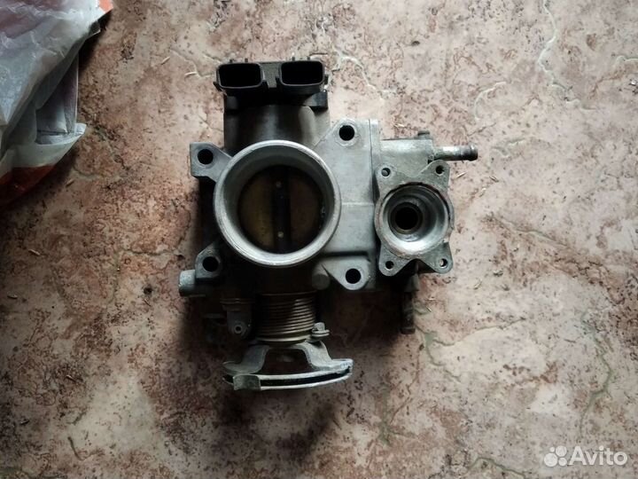 Дроссель Toyota 1GFE