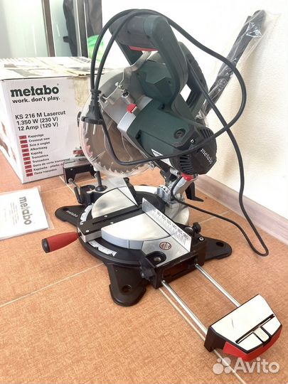 Пила торцовочная Metabo KS 216M
