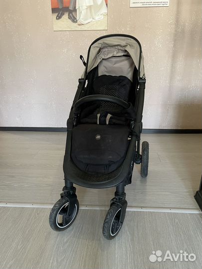 Всесезонная прогулочная коляска