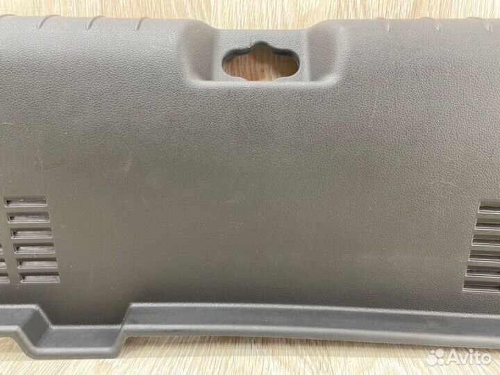 Кожух замка багажника Hyundai Solaris 2