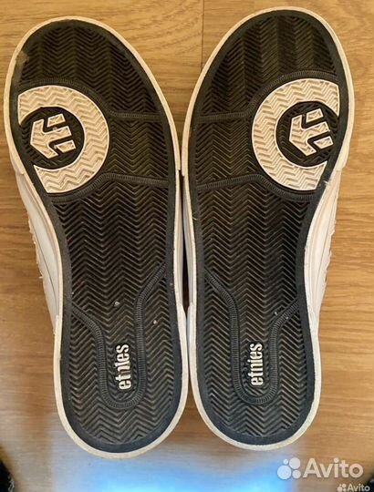 Etniea osiris adio globe circa