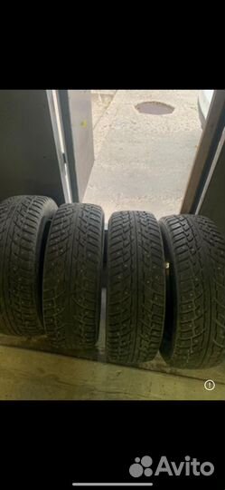 Kumho WinterCraft Ice WI31 215/60 R17 86