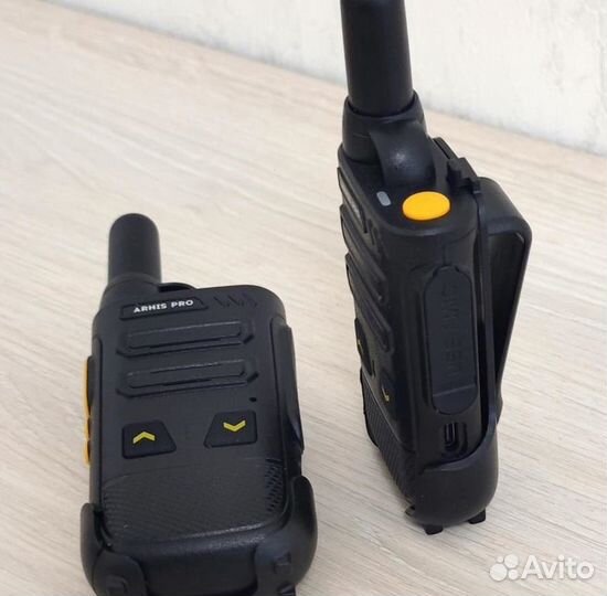 Рация с наушником, радиостанция с гарнитурой