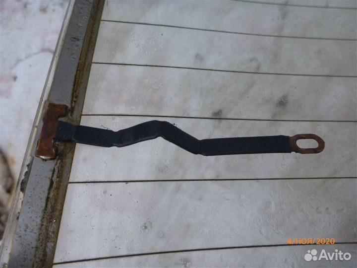 Стекло заднее Mercedes-Benz 123 W123 1975-1985