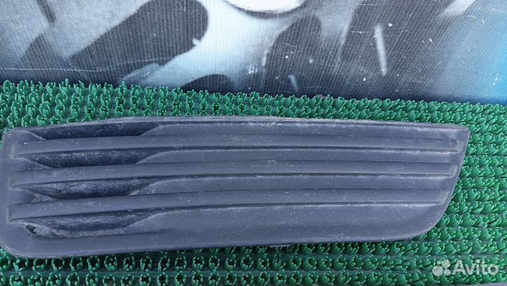 Вставка заглушка в передний бампер Форд фокус2