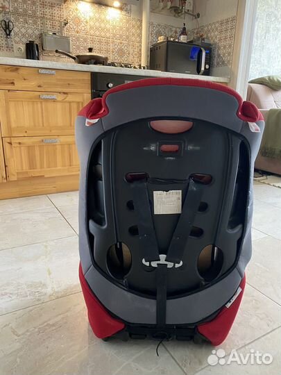 Автомобильное детское кресло