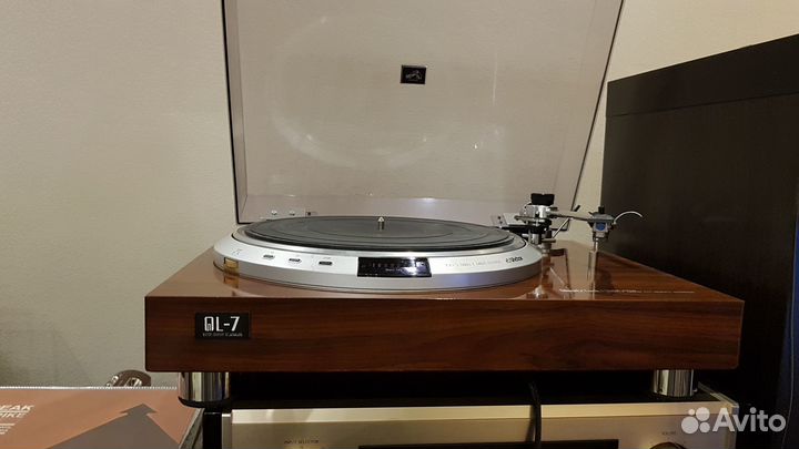 Виниловый проигрыватель Victor