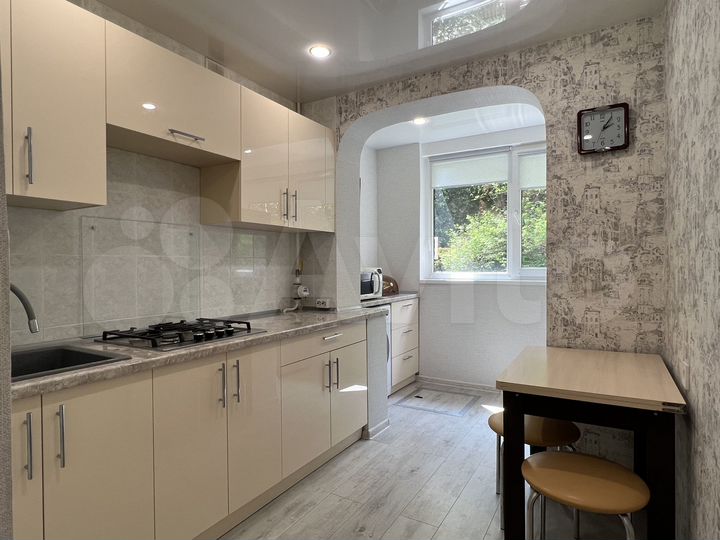 2-к. квартира, 52 м², 1/5 эт.