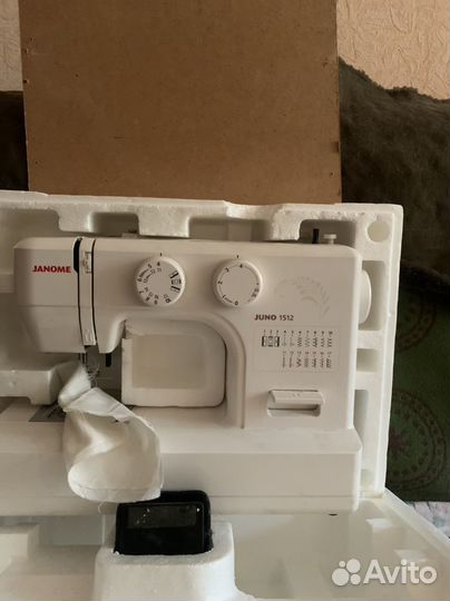 Швейная машина Janome1512