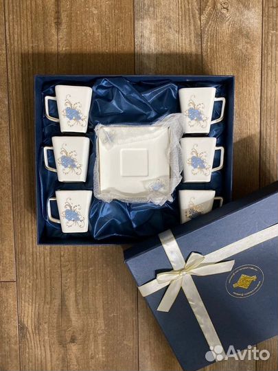Подарочные фарфоровые чашки с блюдцами