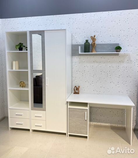 Письменный стол для школьника 