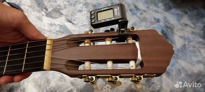 Акустическая гитара
