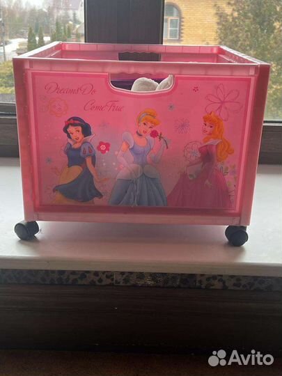 Ящик для игрушек на колесах