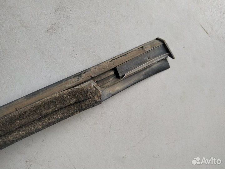 Молдинг стекла передний левый Lifan Breez 1.3