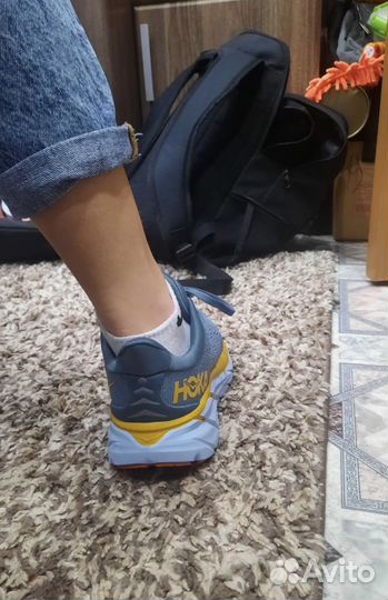 Кроссовки hoka