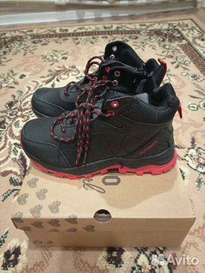 Ботинки зимние 36 новые