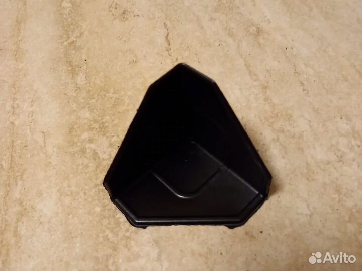 Уголок пластиковый защитный для коробок