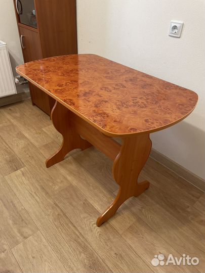 Кухонный стол