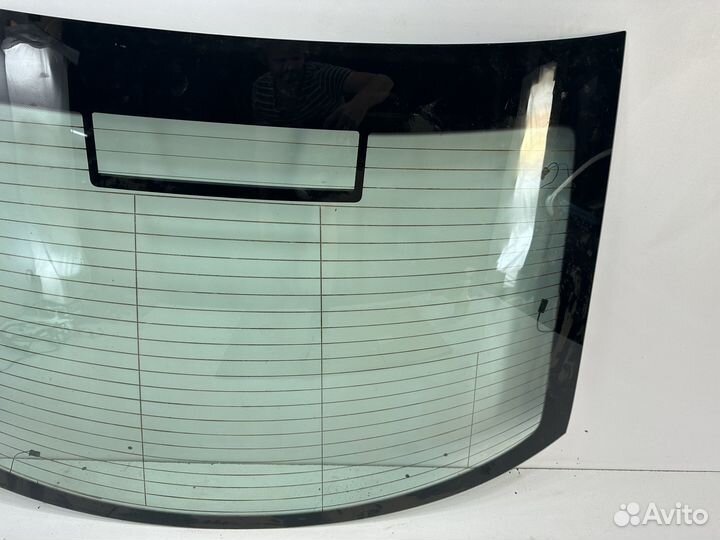 Skoda Octavia A7 стекло крышки багажника 2019 год