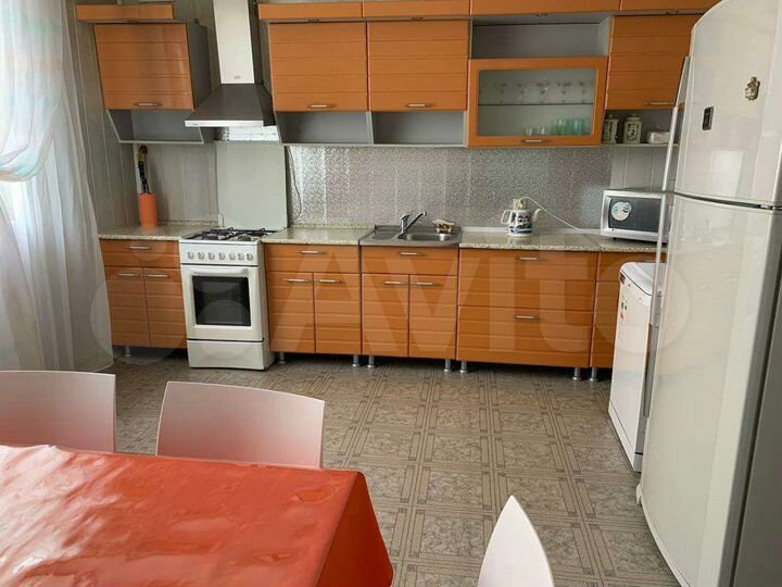 Коттедж 180 м² на участке 5 сот.