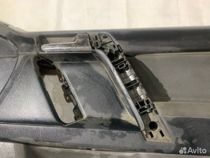 Обшивка двери передняя правая Toyota Land Cruiser