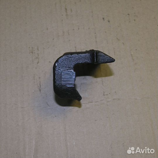 Прижим колеса маз заднего