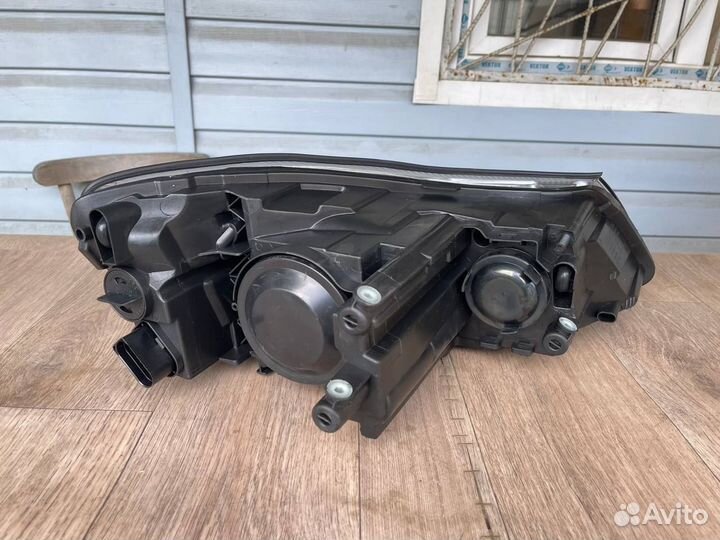 Фара передняя левая Skoda Octavia A5 2008-2013