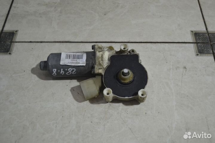 Моторчик стеклоподъемника передний левый BMW х5 е7