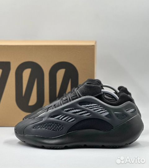 Adidas Yeezy Boost 700