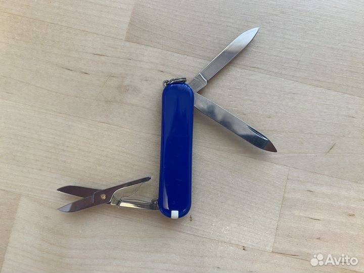 Складной нож Victorinox classic SD