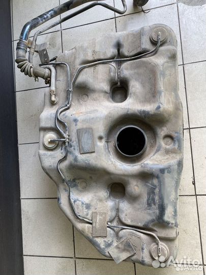 Бензобак Nissan Primera P12