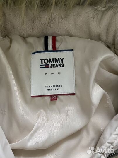 Пуховик женский tommy jeans xs