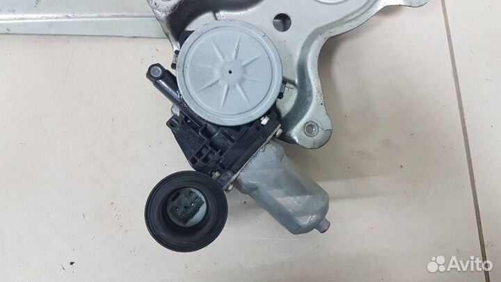 Стеклоподъемник электр. задний правый Toyota Camry